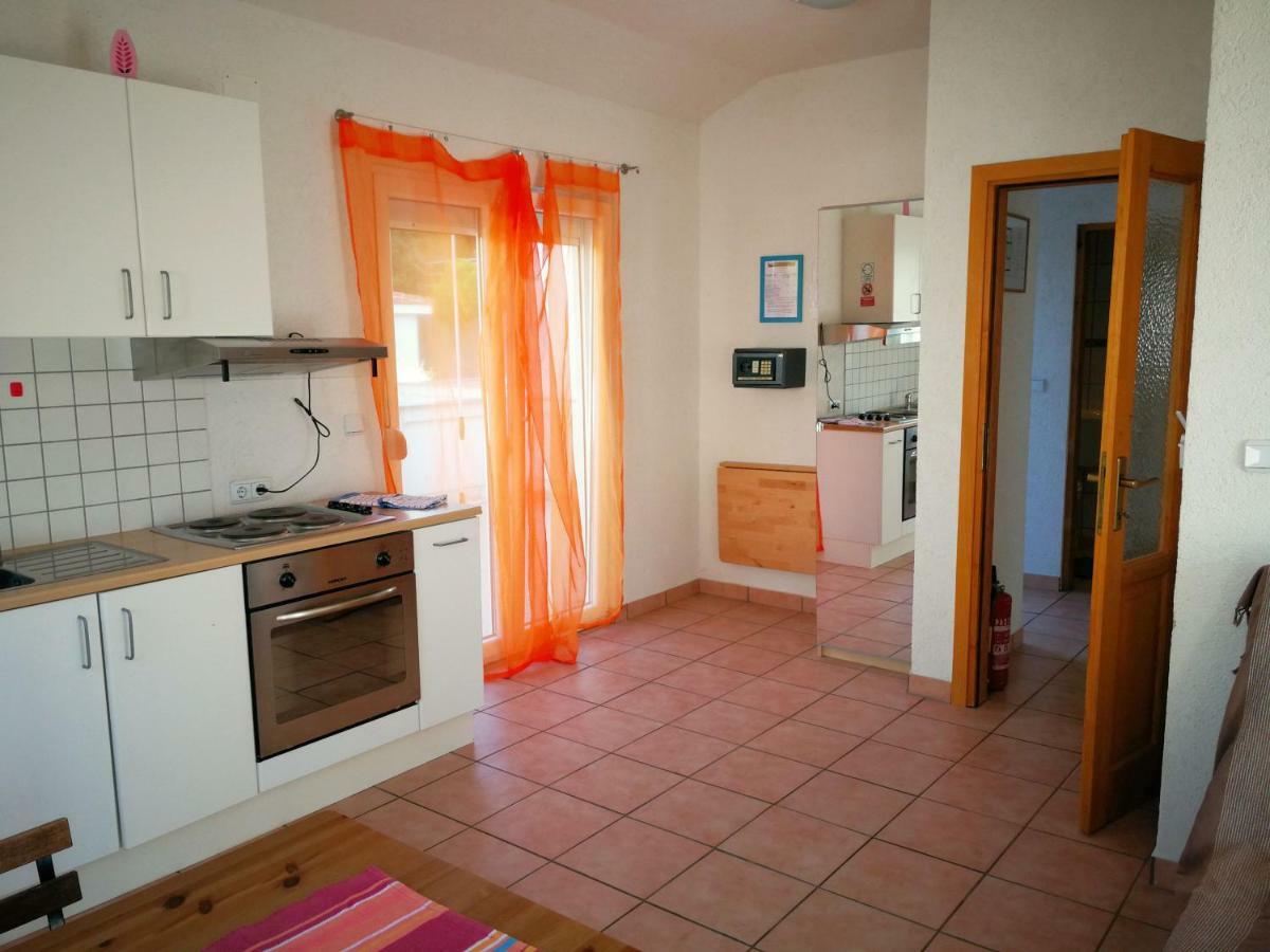 Family Friendly Apartments Island Rab Kampor 外观 照片
