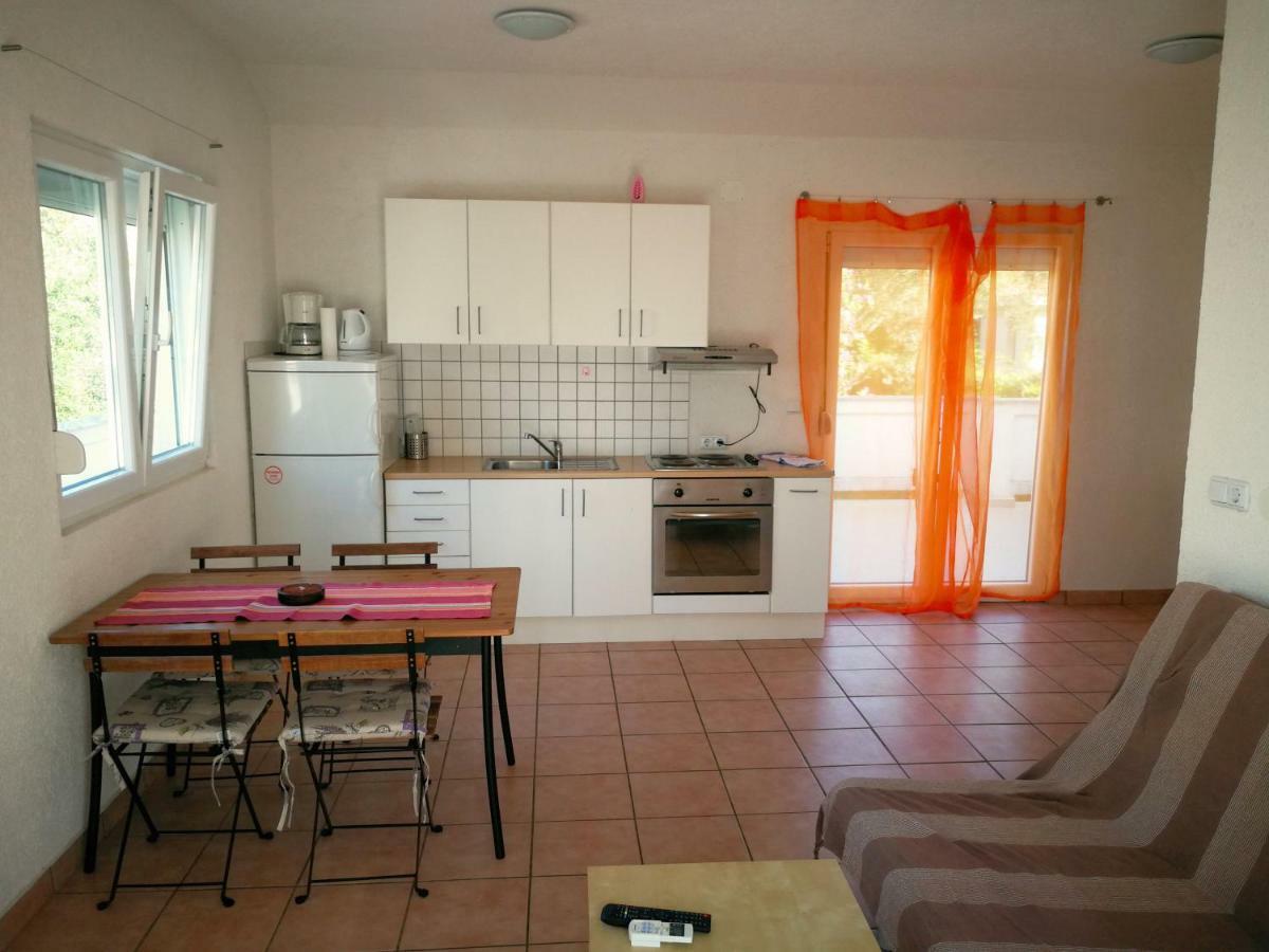 Family Friendly Apartments Island Rab Kampor 外观 照片