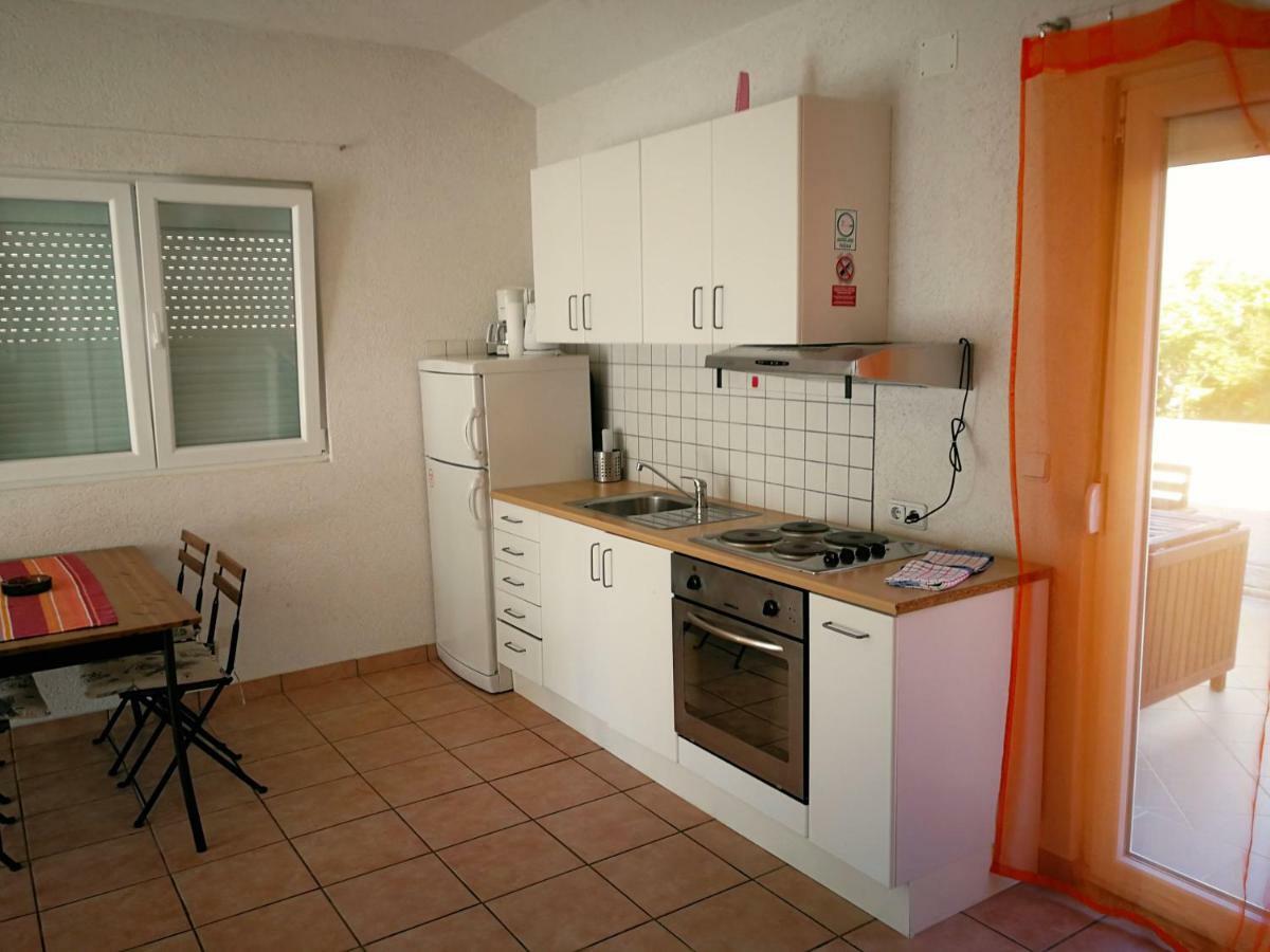 Family Friendly Apartments Island Rab Kampor 外观 照片